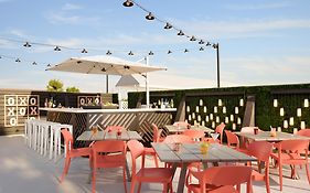 Le Parc At Melrose